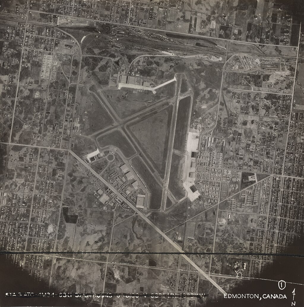 Aerial photograph of the airport, 1946
